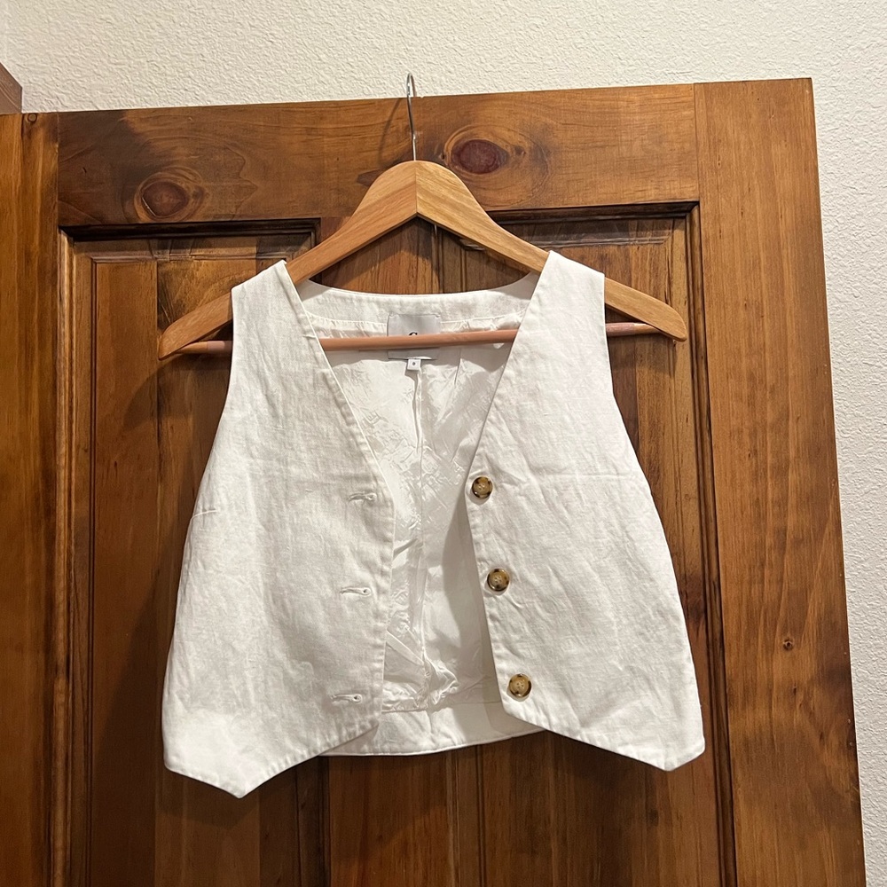 Goop Label white linen cropped vest